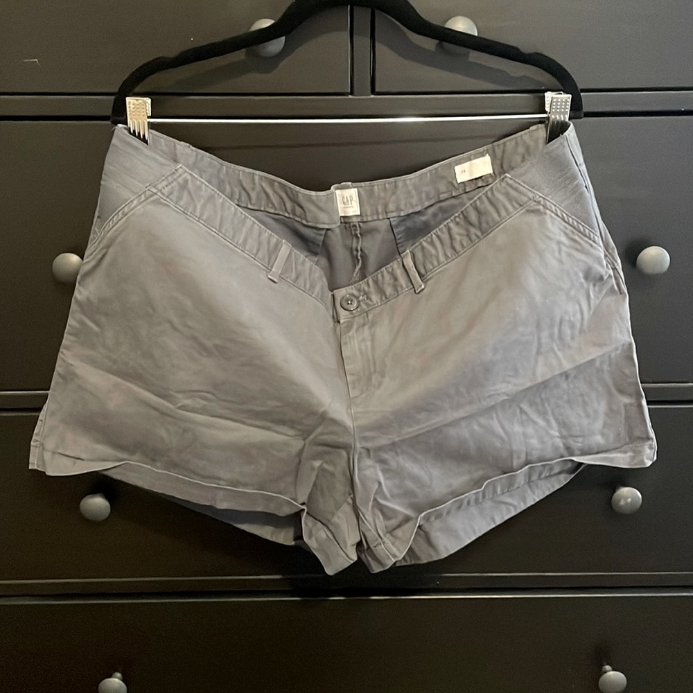 Gap Maternity Shorts | size 16 | Gray twill | 4” inseam
